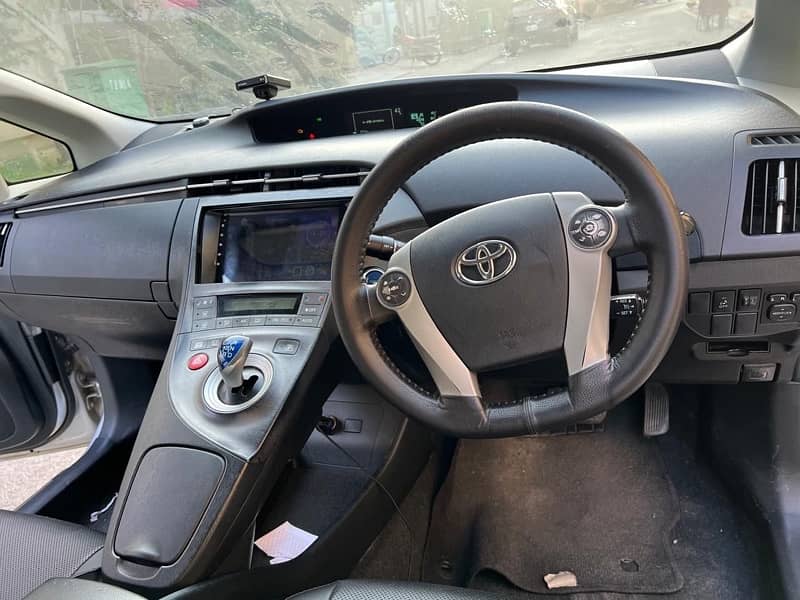 Toyota Prius 2014 7