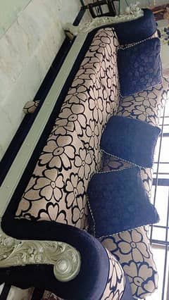 7 seater sofa with thicked glass top for sale