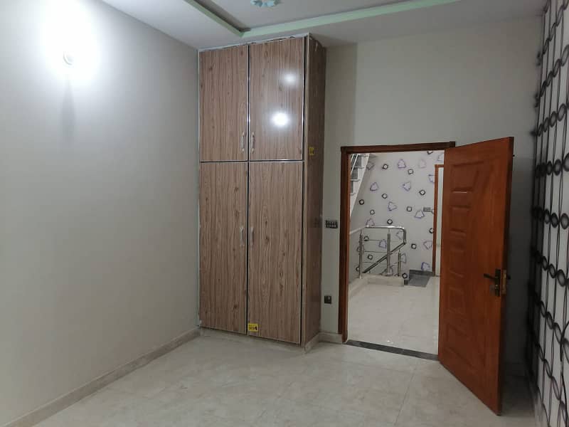 2.1/2 MARLA VIP HOUSE AVAILABLE FOR RENT 11