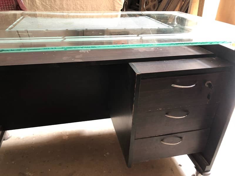 computer and study table good condition 3