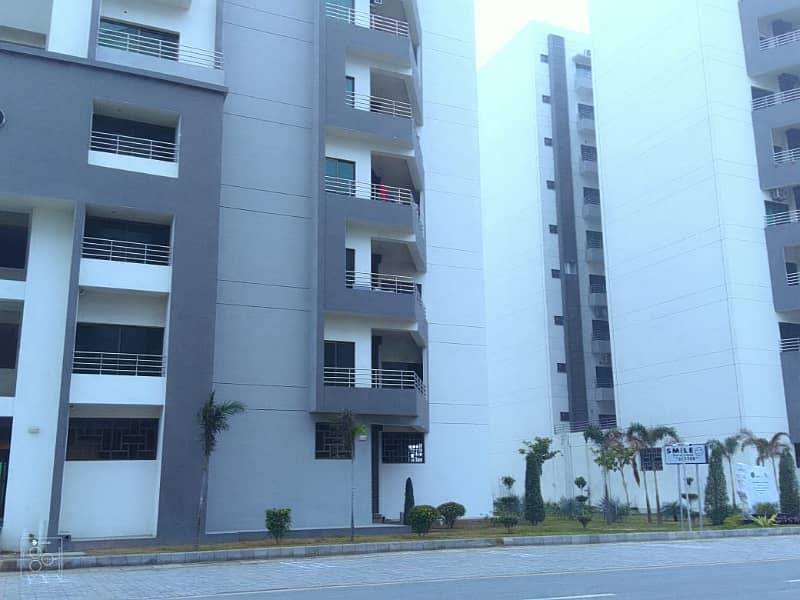 This Apartment Is Located Next To Park And Kids Play Area, Market , Mosque And Other Amenities. 5