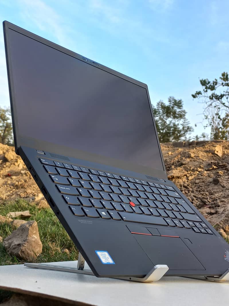 Laptop lenovo x1 carbon core i5 8th gen 16gb ram | Touch Screen 4