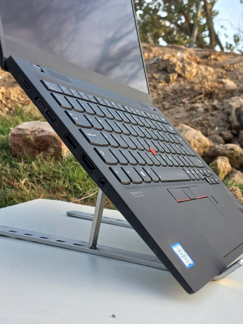 Laptop lenovo x1 carbon core i5 8th gen 16gb ram | Touch Screen 3