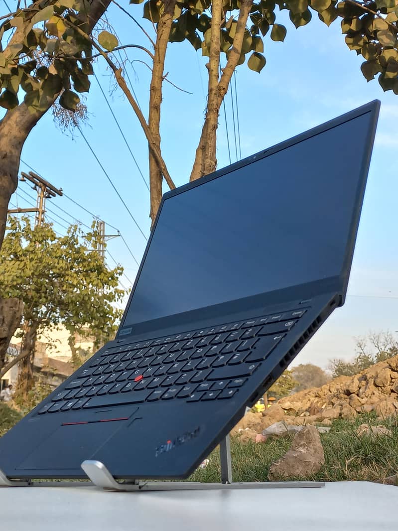 Laptop lenovo x1 carbon core i5 8th gen 16gb ram | Touch Screen 10