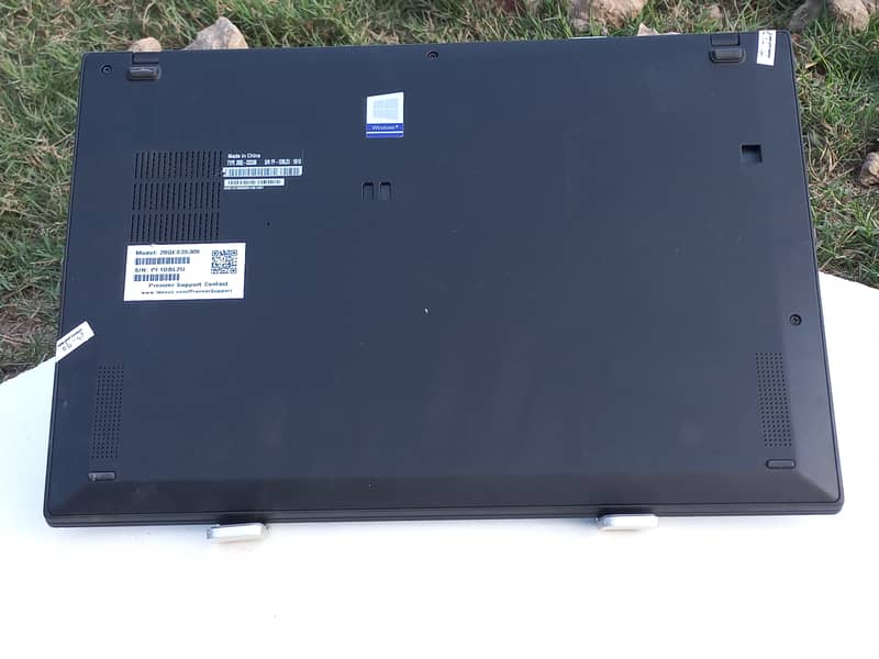 Laptop lenovo x1 carbon core i5 8th gen 16gb ram | Touch Screen 15