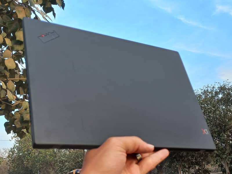 Laptop lenovo x1 carbon core i5 8th gen 16gb ram | Touch Screen 16