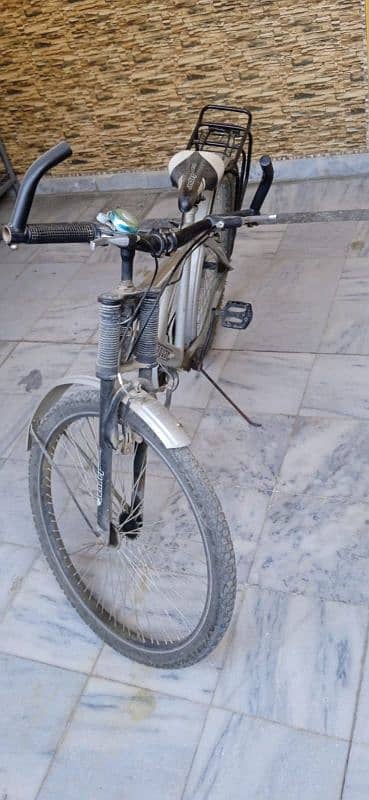 bicycle in v good condition 1