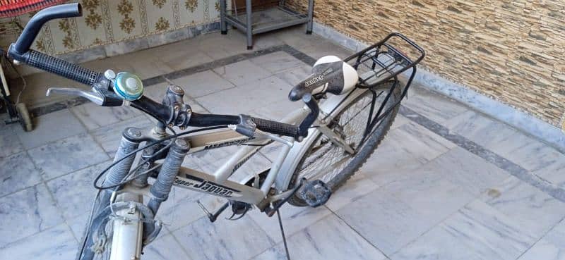 bicycle in v good condition 2