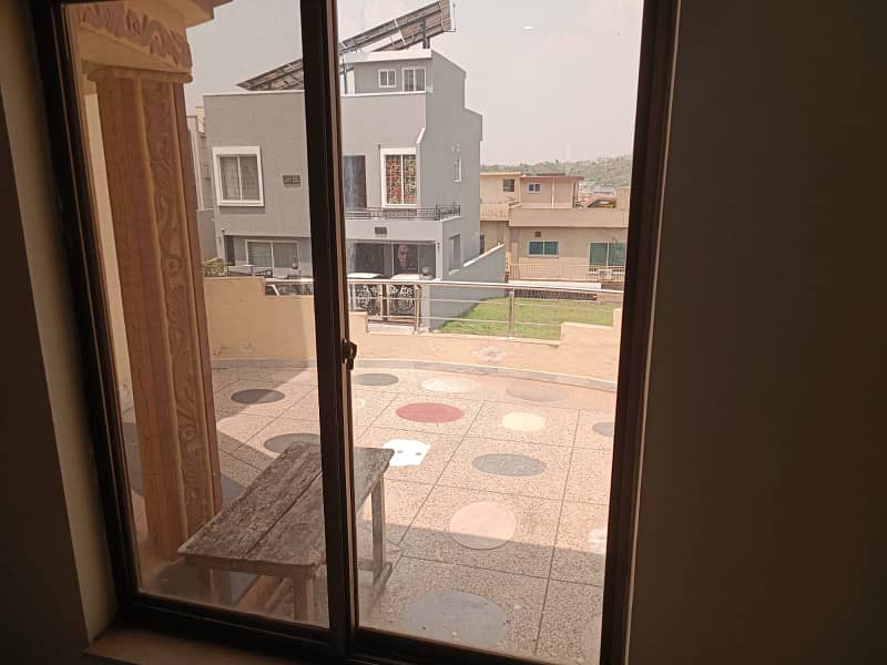 13 Marla Double Storey House (9.5 Marla Covered Area + 4 Marla Lawn & Green Land) Overseas 5, Bahria Town Phase 8 1