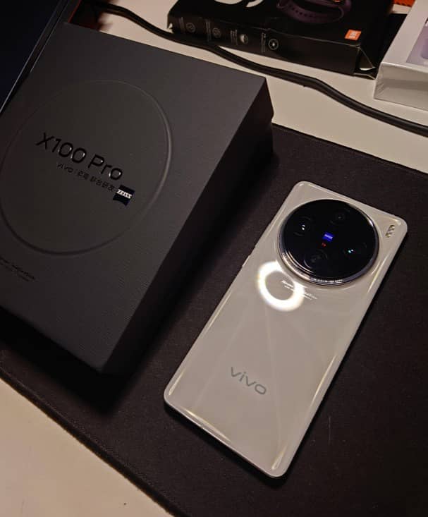 Vivo X100 Pro 1