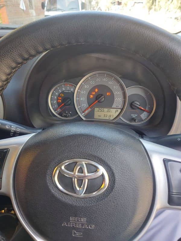 Toyota Vitz 2014 14