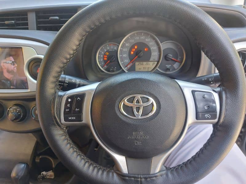 Toyota Vitz 2014 16