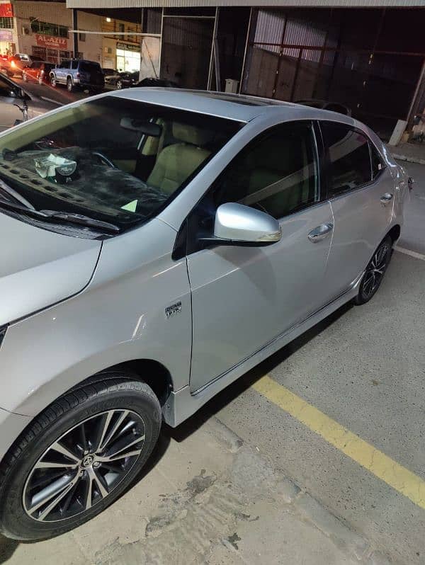 Toyota Altis Grande 2018 4