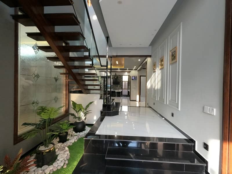 Prime Location House For sale In Beautiful Gulshan-e-Maymar - Sector W 5