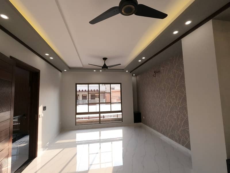 Prime Location House For sale In Beautiful Gulshan-e-Maymar - Sector W 7