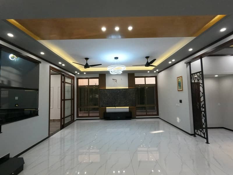 Prime Location House For sale In Beautiful Gulshan-e-Maymar - Sector W 12