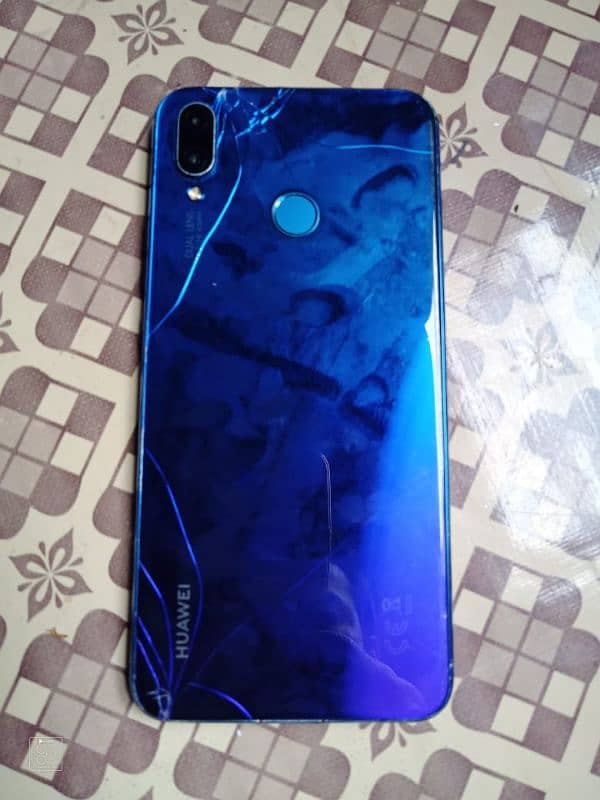 Huawei nova 3i 4