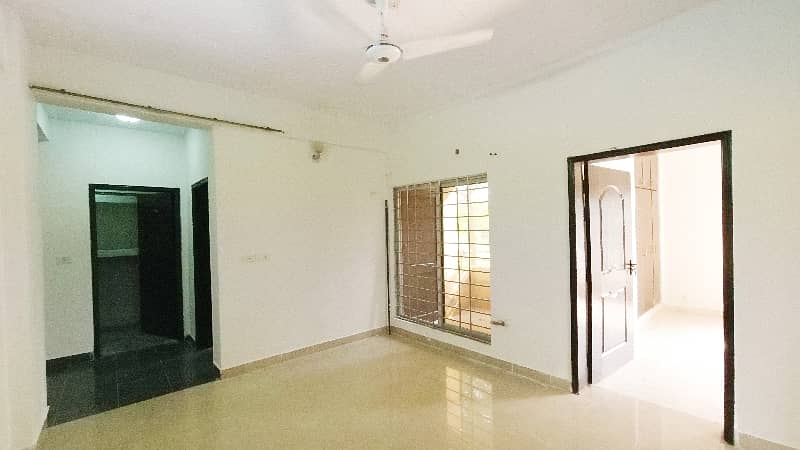 05 MARLA Beautiful Flat Available For Rent IN Askari 11 Sector C 5