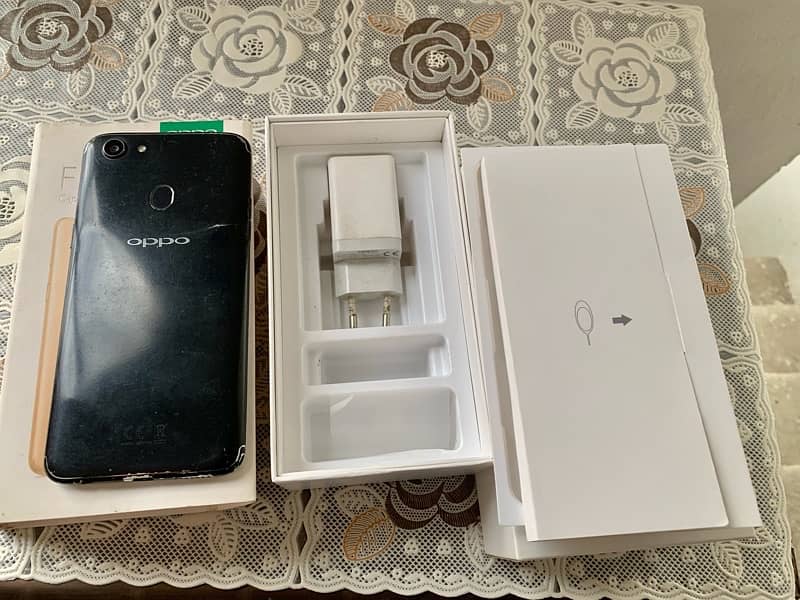 Oppo f5 with original box 0