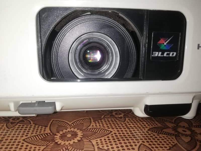 Epson projector brand new condition imported 1