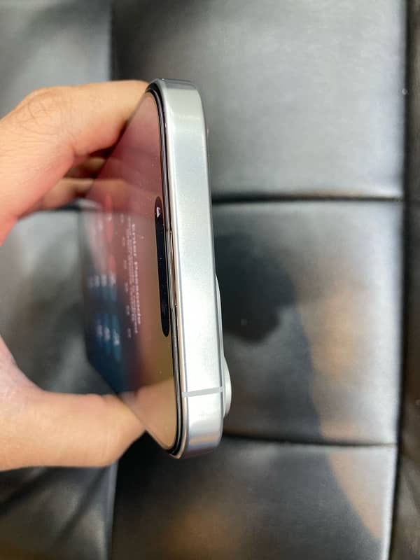 Iphone 16 Pro Max 256GB NON-PTA Factory Unlocked 5