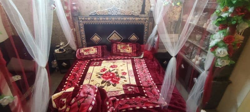 Single bed in new Condition 4