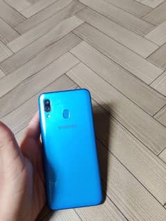 Samsung A30