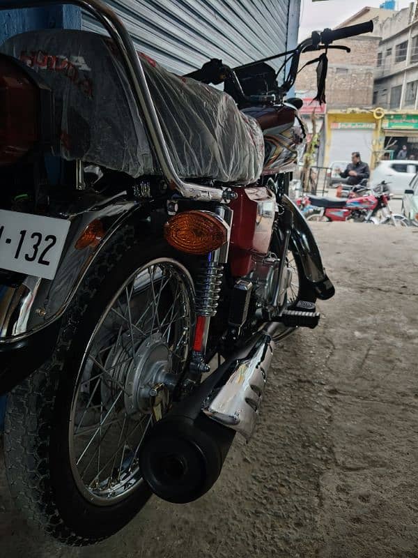 Honda CG-125 in lush condition 2