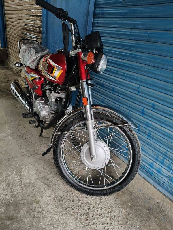 Honda CG-125 in lush condition 4