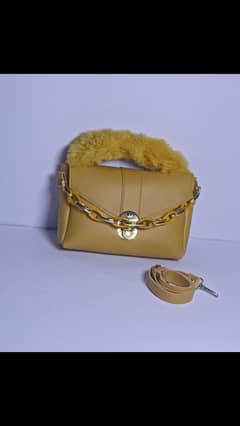 women's chunky chain purse with fur