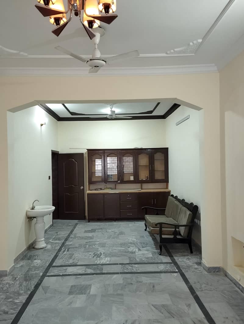 10 Marla House for Sale in Pakistan Town, Phase 1 3