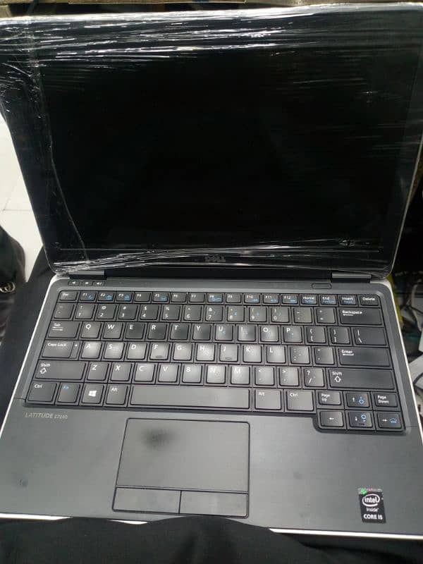 DELL latitude e7240 1