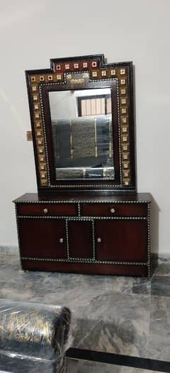 Dressing Table of Good Quality Wood