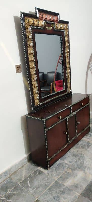 Dressing Table of Good Quality Wood 2