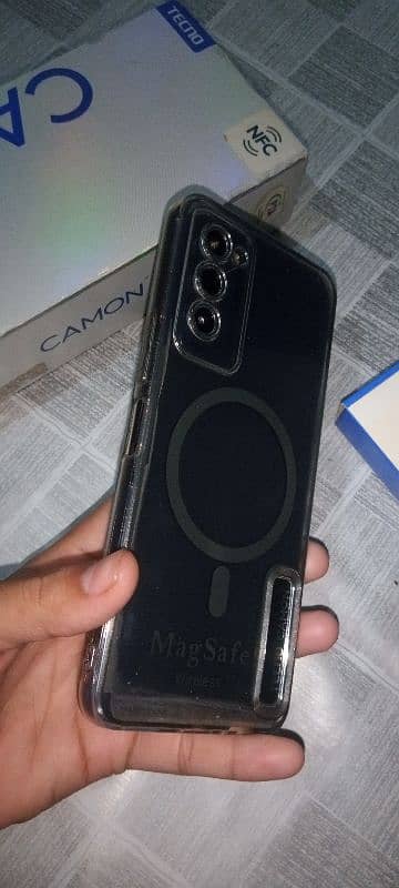 tecno camon 18p 3