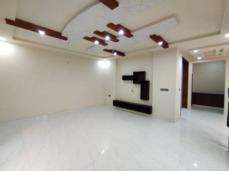 10 Marla Brand New House For Sale TNt Colony Santayana Road Near Rifha University Faisalabad 13