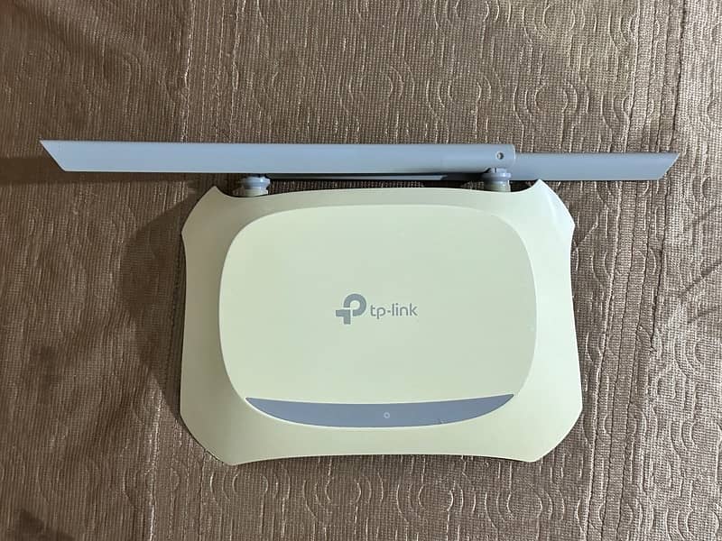 TP Link TL-WR840N wifi router 1