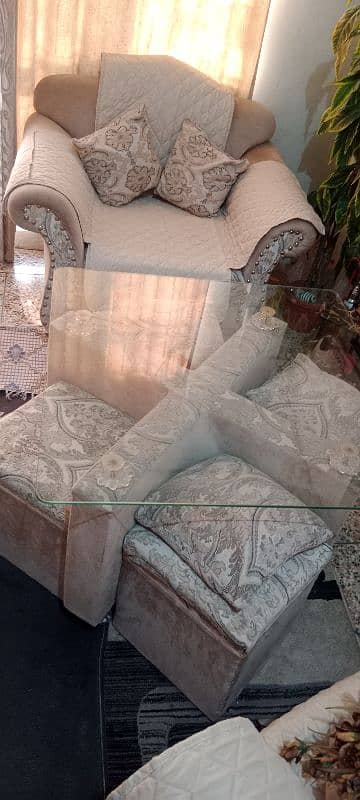 5 seater Sofa , center table with 4 stools 8