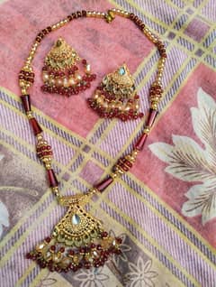 "Classic Fashion Jewelery set-2-piece with necklace and earrings"