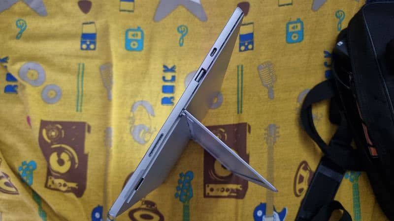 Microsoft Surface pro 7 i5 with 8 gb ram 128gb storage. URGENT SALE! 1