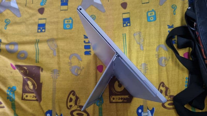 Microsoft Surface pro 7 i5 with 8 gb ram 128gb storage. URGENT SALE! 4