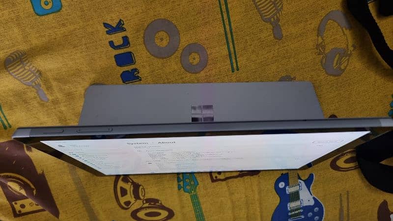 Microsoft Surface pro 7 i5 with 8 gb ram 128gb storage. URGENT SALE! 5