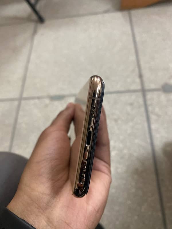 Iphone XS 4