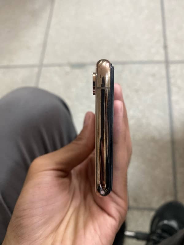 Iphone XS 5