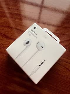 Apple new earphones