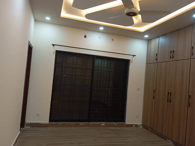 Brand New 10 Marla Upper Portion For Rent in Bahria Town Lahore 3