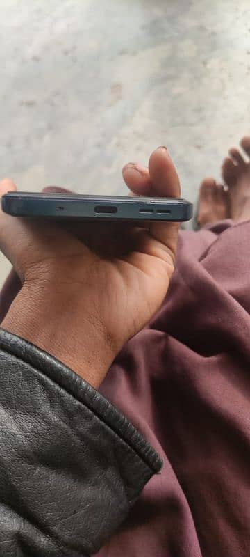 Nokia g 21 ha 4 64 ma ha koi masla nai ha orgenel charger fast. 7