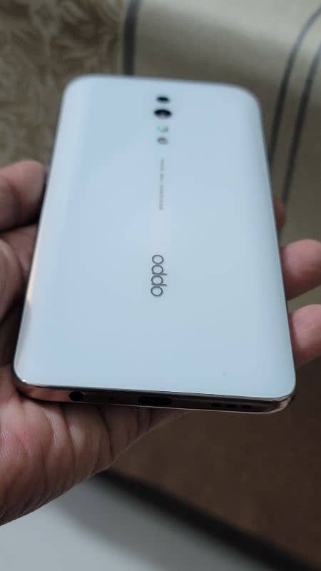 oppo reno z 8gb 512gb super amoled display in good condition 4