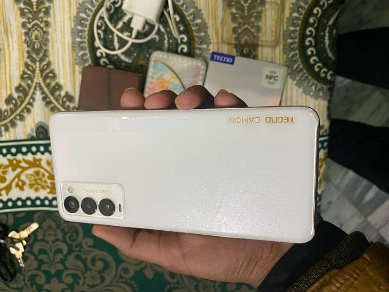 camon 18p 8gb 128gb full box condition 10/10 lush only call 5