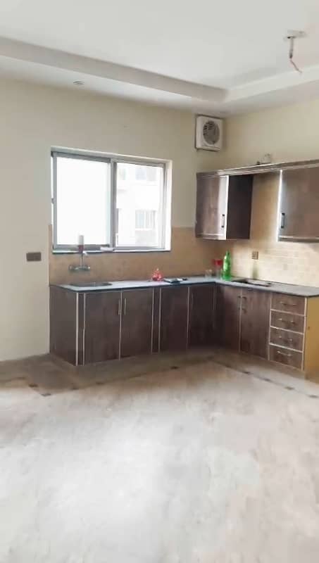 5 Marla Flat For Sale In Paragon City Lahore 23